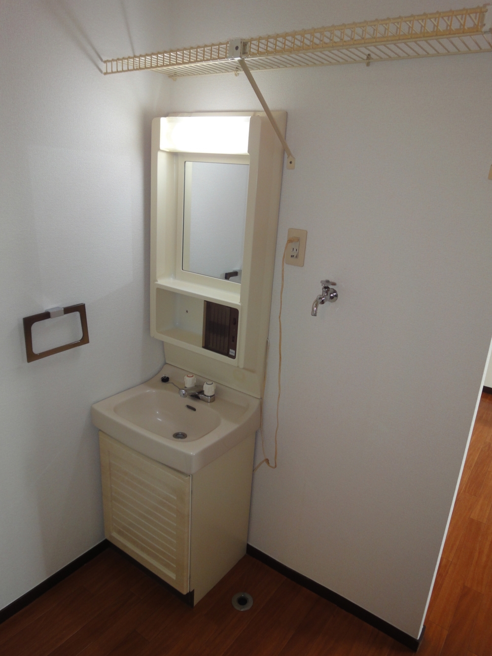 Washroom. Laundry Area ・ Wash dressing room