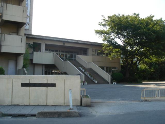 Junior high school. Koshigaya 1802m to stand Musashino Junior High School