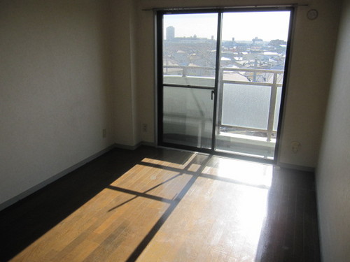 Other room space. Western-style (about 6.5 tatami mats)