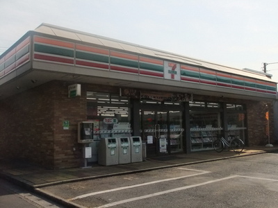 Convenience store. Seven-Eleven (convenience store) to 400m