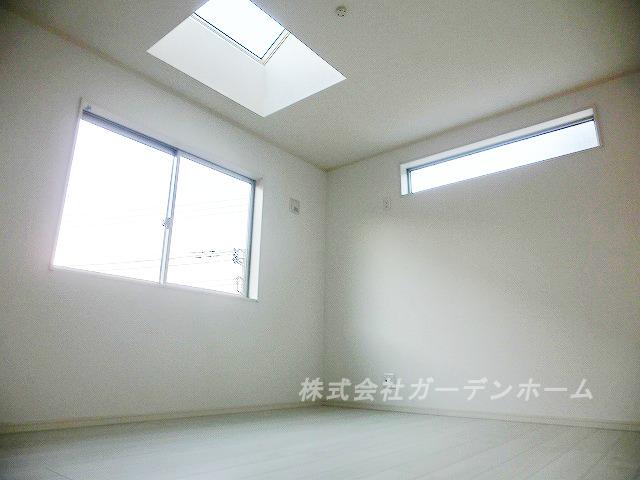 Non-living room. ■ It pours down from the top light, It is impressive friendly sunshine, Bright Western-style ■