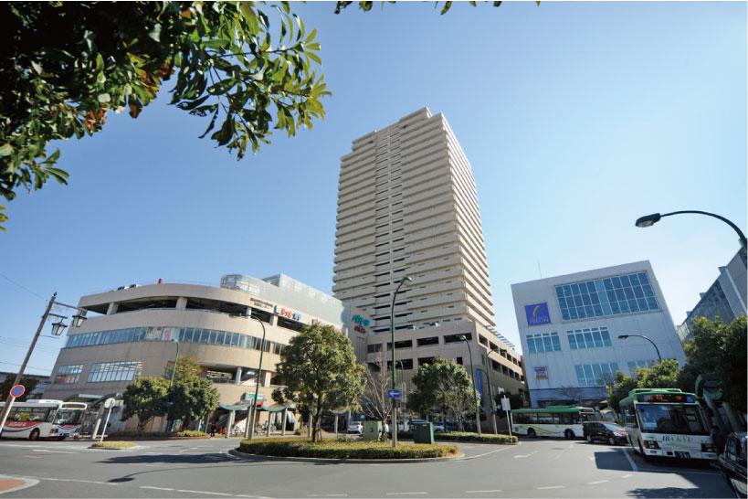 Shopping centre. Until the waste paper that came Palti 1190m Tokyu Store Chain, Matsumotokiyoshi Co., Ltd., Station commercial facilities Daiso and entered.