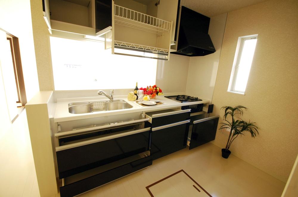Kitchen.  ◆ Popular face-to-face kitchen ◆ Cleanliness full and very bright ◆ 6 Building