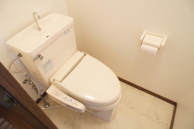 Toilet. Washlet is not a facility