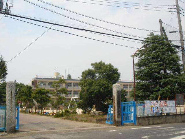Primary school. 530m to Kamikita Osawa