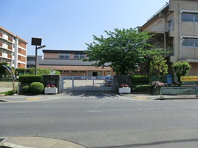 Primary school. Koshigaya Municipal Minami Koshigaya 1000m up to elementary school
