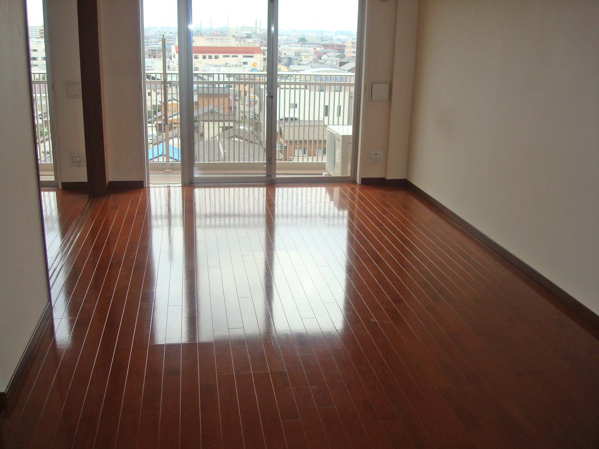 Living and room.  ☆ Spacious LDK flooring ☆ 