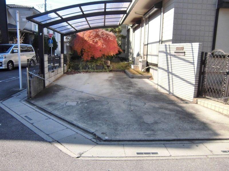 Parking lot