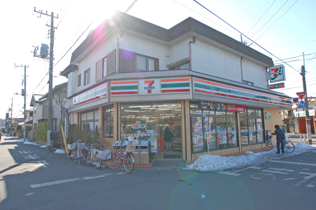 Convenience store. Seven-Eleven Minami Koshigaya store up (convenience store) 241m