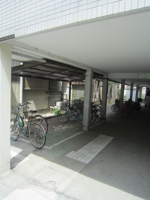 Other common areas. 1F bicycle parking lot