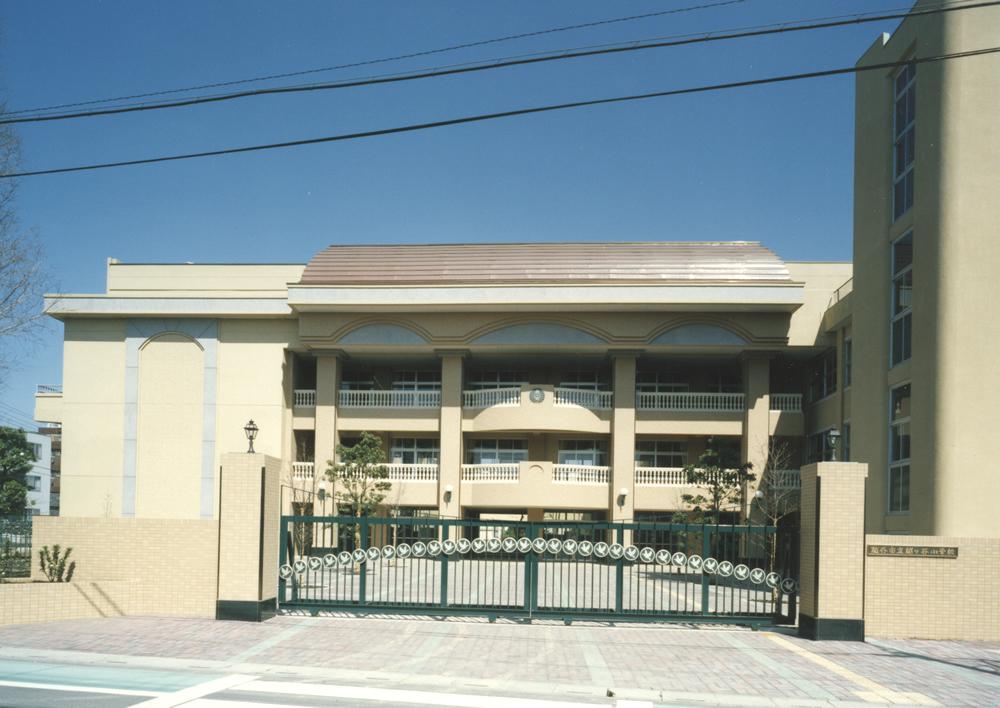 Primary school. Koshigaya Municipal Koshigaya until elementary school 844m