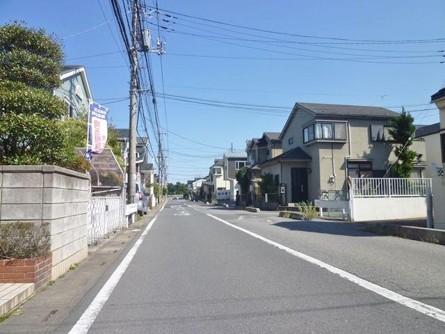 Other local. Frontal road