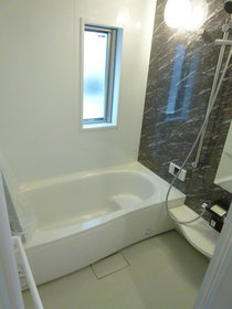 Bath. Bathroom (reheating ・ With ventilation window)