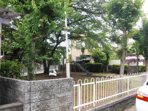 park. 50m to the neighborhood park