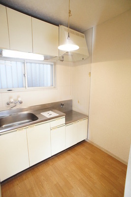 Kitchen.  ☆ Kitchen gas stove installation Allowed ☆