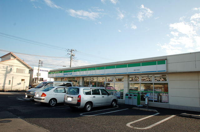 Convenience store. Family Mart Koshigaya Obayashi store up (convenience store) 244m