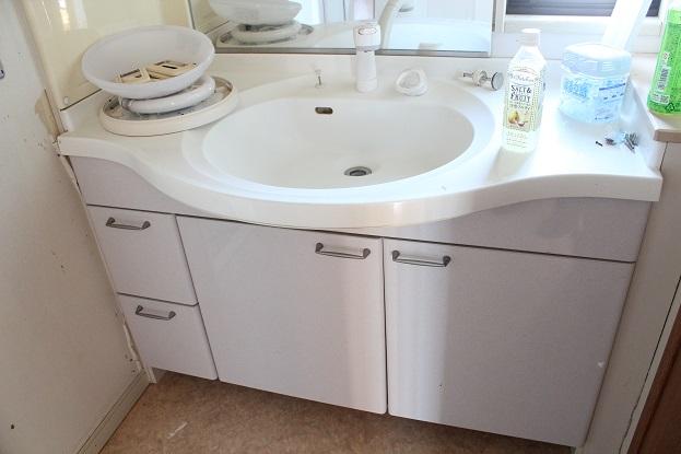 Wash basin, toilet. In indoor renovation