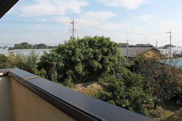 View photos from the dwelling unit. View from the site (November 2013) Shooting