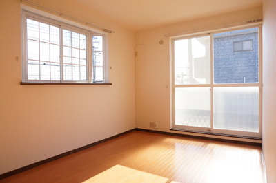 Living and room. 2 Kaikaku room, Bay window with