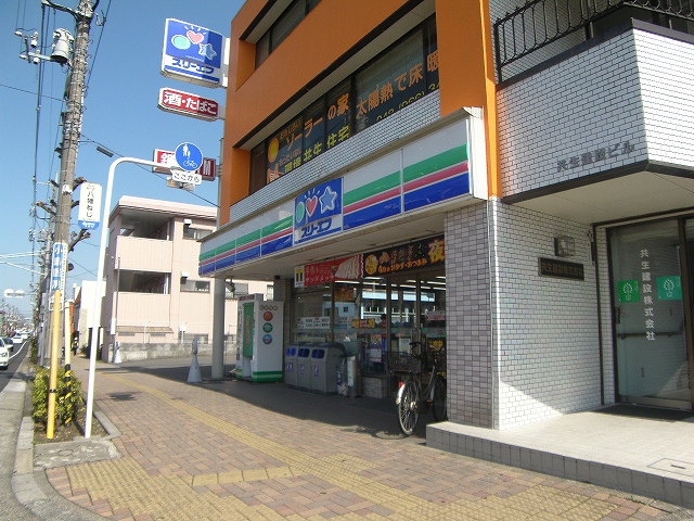 Convenience store. Three F until the (convenience store) 780m