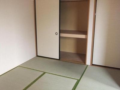 Living and room. Japanese-style room 6 quires