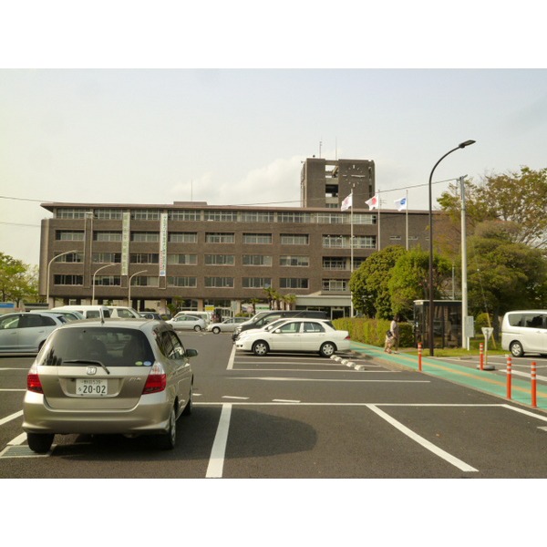Government office. Koshigaya 615m to City Hall (government office)