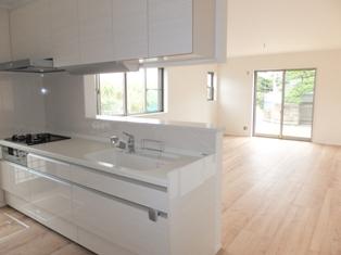 Living. LDK of bright and spacious 20.8 Pledge in which the white tones