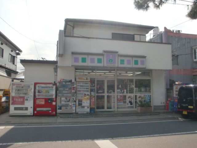 Convenience store. Taunshoppu up (convenience store) 380m