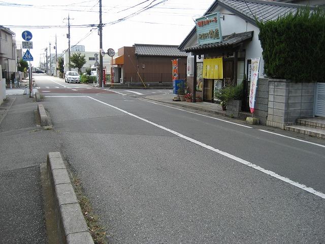 Local photos, including front road. Front road sidewalk also been developed, Safe for small children!