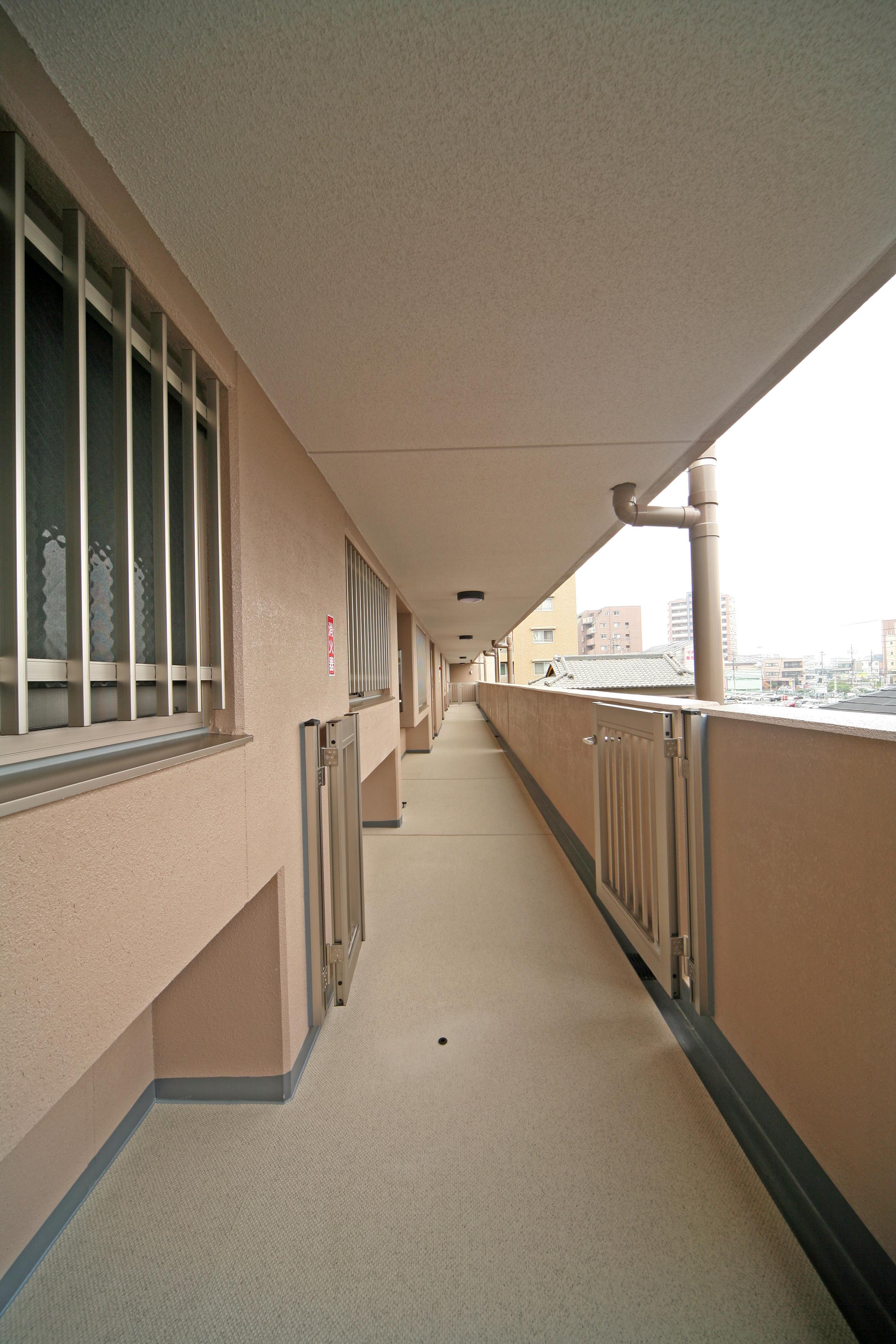 Other common areas. Apartment hallway