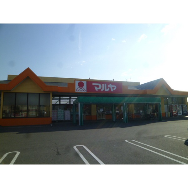 Supermarket. Tobu Store Co., Ltd. Gamo store up to (super) 562m