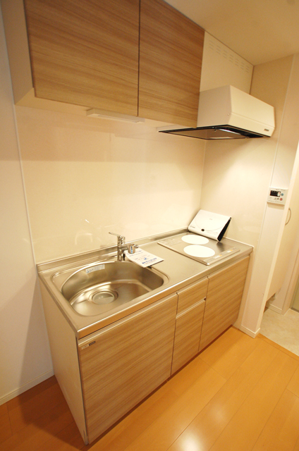 Kitchen. Stylish woodgrain kitchen ☆ Functional in the cooking space spacious!