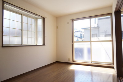 Living and room.  ※ The photograph is another room