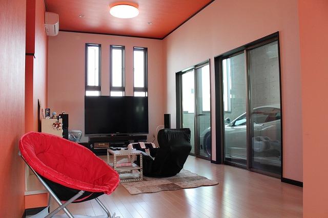 Local appearance photo. The second floor of a secret base in the! Also it looks car in the built-in garage from the window.