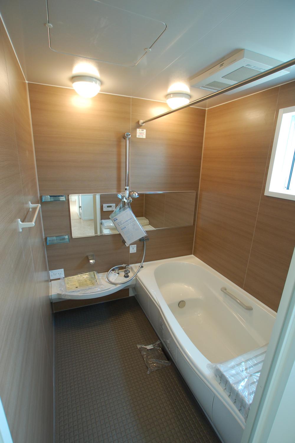 Same specifications photo (bathroom). To Kireiyu of LIXIL deploying artificial marble tub to produce a loose daily. 