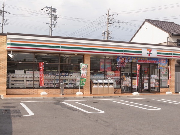 Convenience store. Seven-Eleven Koshigaya Osato store up (convenience store) 437m