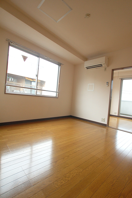 Other room space. Happy air-conditioned rooms We can start a comfortable new life