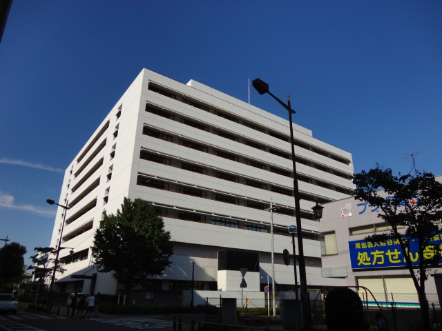 Hospital. Dokkyo Medical University Koshigaya 1355m to the hospital (hospital)