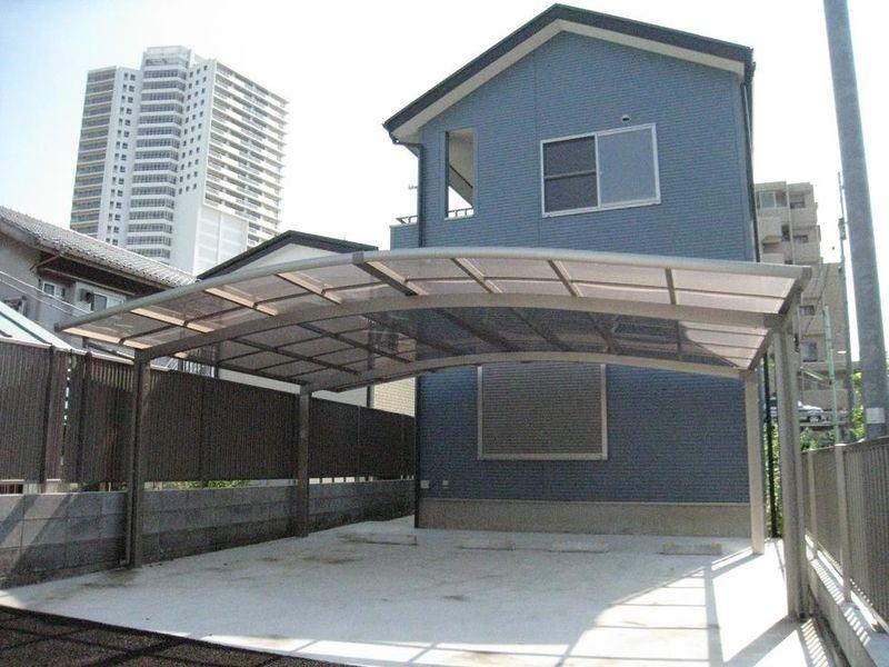 Parking lot