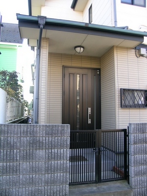 Entrance. Entrance door of the detached sense