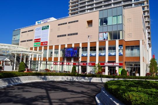 Shopping centre. 553m until Koshigaya Twin City (Shopping Center)