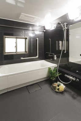 Bathroom with a window is as wide as 1.6m × 2m, Adopted Otobasu with bathroom heating ventilation dryer. Also bubbles hot bath ・ Even the original product of healing enhance the effect such as strong "micro bubble bath" or cleaning effect "mix savers" have been standard equipment