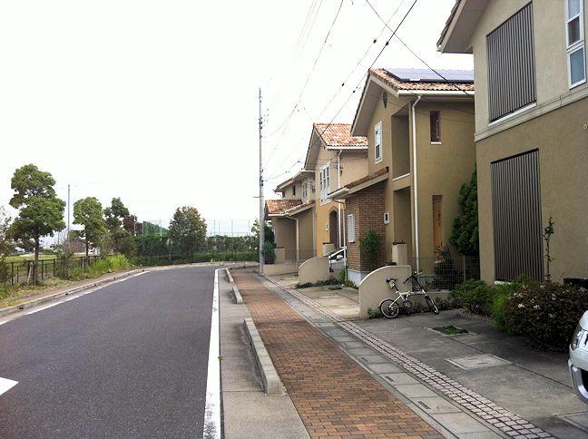 Local photos, including front road. Before road 5m