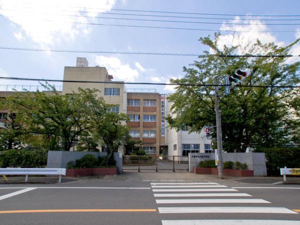 Junior high school. 600m up to junior high school Kuki Municipal Kuki junior high school
