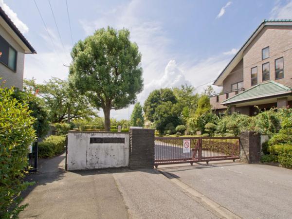 Primary school. Kuki 1200m to the East Elementary School