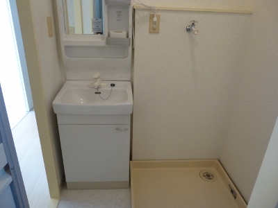 Washroom. Washstand new (exchange)