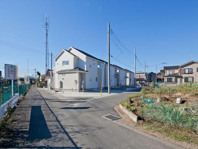 Local photos, including front road.  ■ Compartment spacious more than 45 square meters! Two whole building car space! 