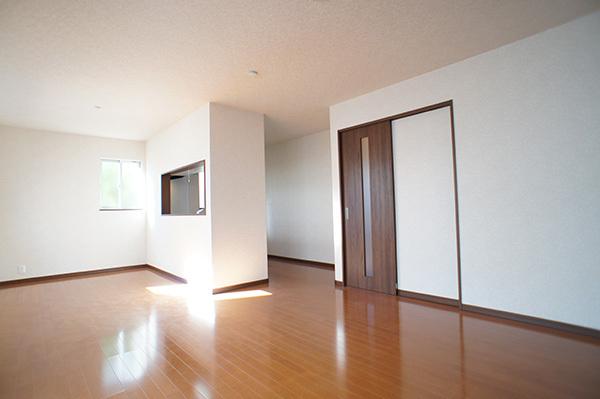 Living. 1 Building LDK Beautiful flooring in Western-style both