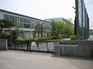 Junior high school. Kurihashi learn 3200m "to the West Junior High School ・ Exercise ・ Caring but is education policy.