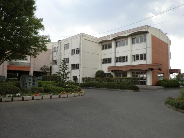 Junior high school. Futoshihigashi until junior high school 2100m